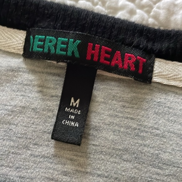 UGLY? DEREK HEART CHRISTMAS/HOLIDAY TOP FEATURING DACHSHUND Excellent Cond! Sz M - Picture 6 of 10